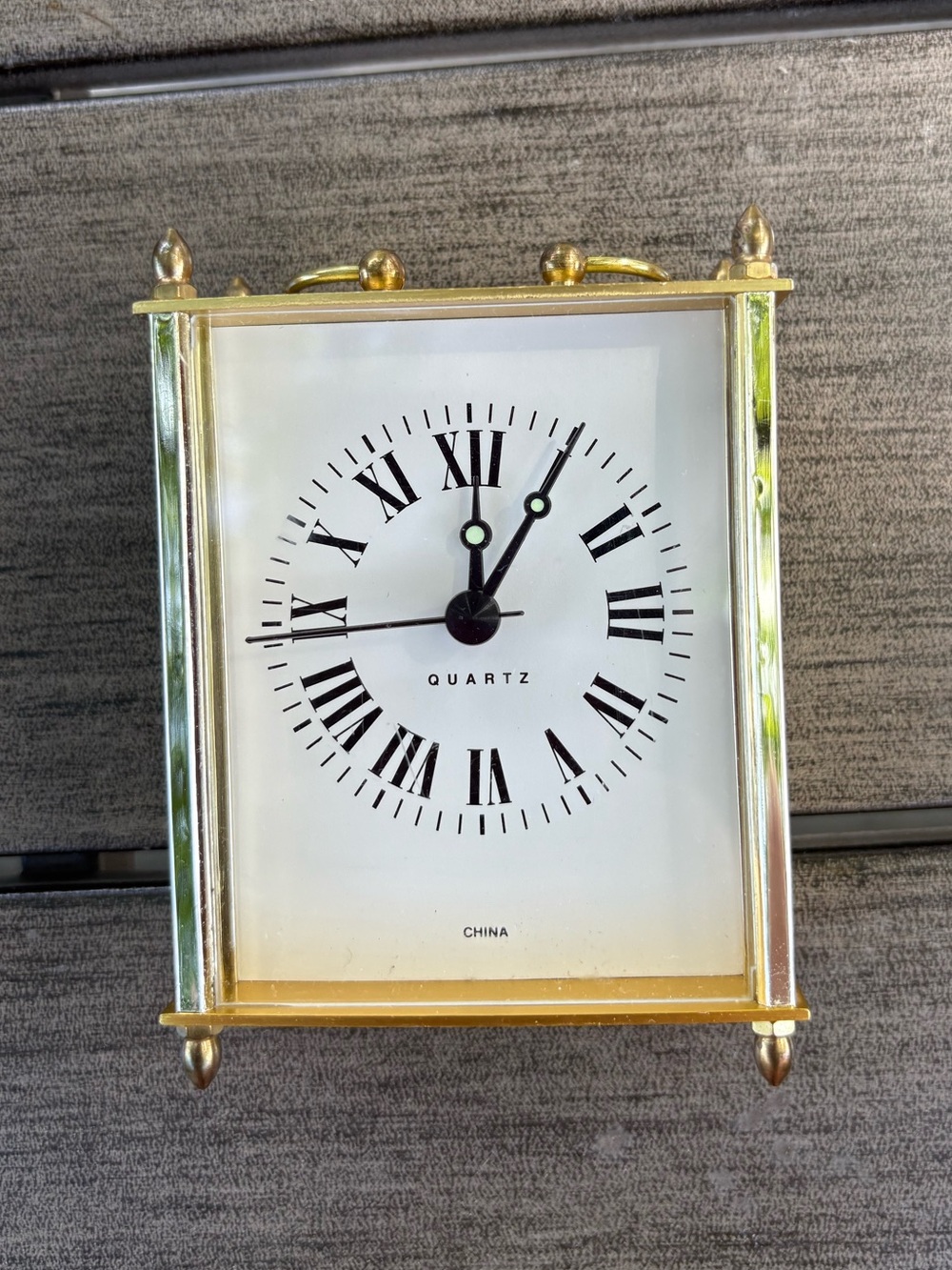 Gold Quartz Mantel Clock Wall Decor - Classic Roman Dial